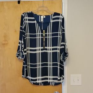 Navy/cream 3/4 sleeves blouse